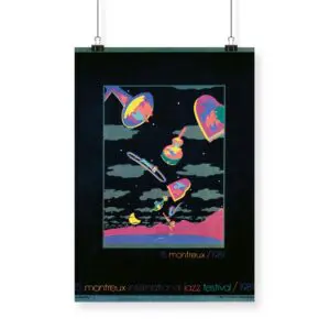 Affiche Nikki Martin Rue, 1981, présente des instruments de musique abstraits et vibrants flottant dans un ciel nocturne surréaliste au-dessus d'un paysage, avec des détails du 15e Festival international de jazz de Montreux au bas de l'affiche.