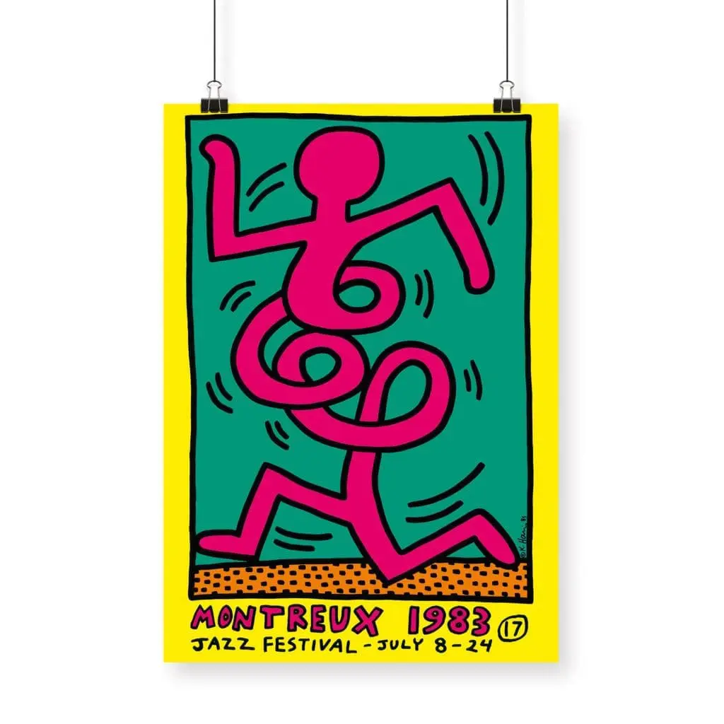 Affiche Keith Haring, 1983 - Jaune : Une affiche vibrante pour le Festival de Jazz de Montreux 1983 présente une figure abstraite rose avec des lignes tourbillonnantes sur fond vert, une bordure jaune et un texte : "Montreux 1983 Jazz Festival - 8-24 juillet.